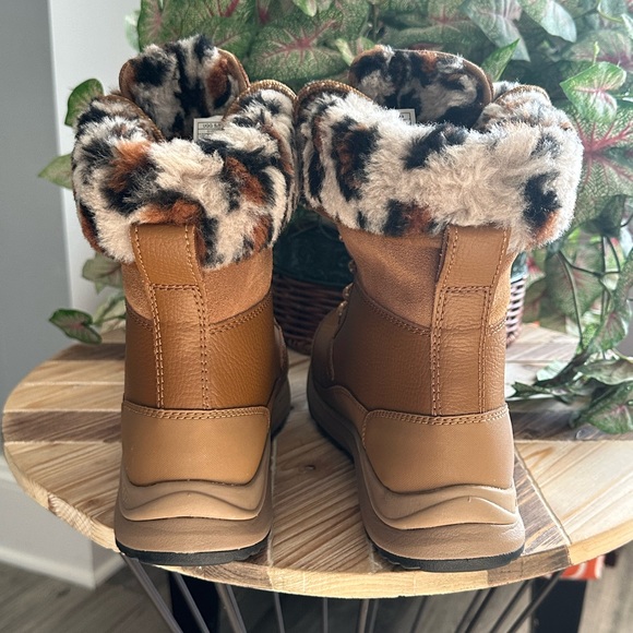 Rare 🔥 and Excellent Condition UGG Adirondack Leopard Cuff Boots - Picture 5 of 11